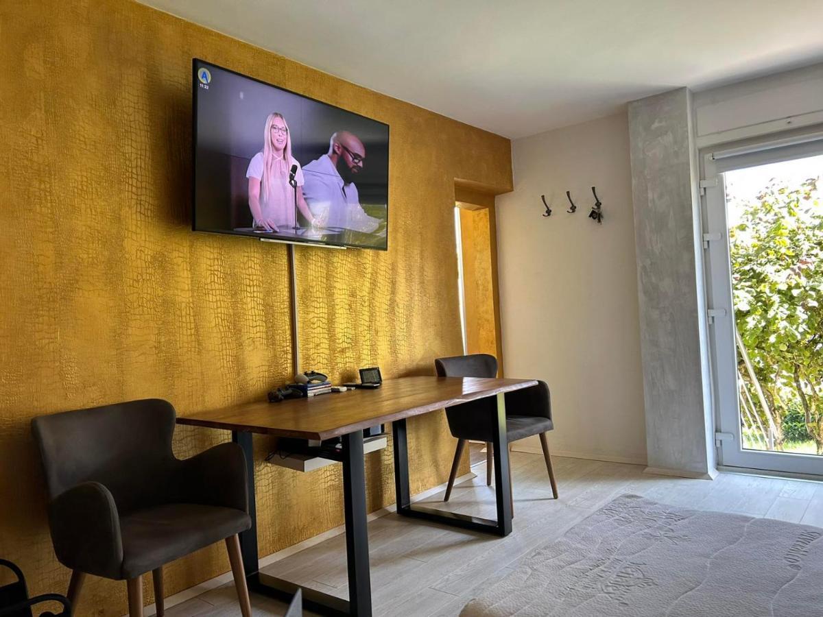 נובו מסטו Apartment Gal מראה חיצוני תמונה