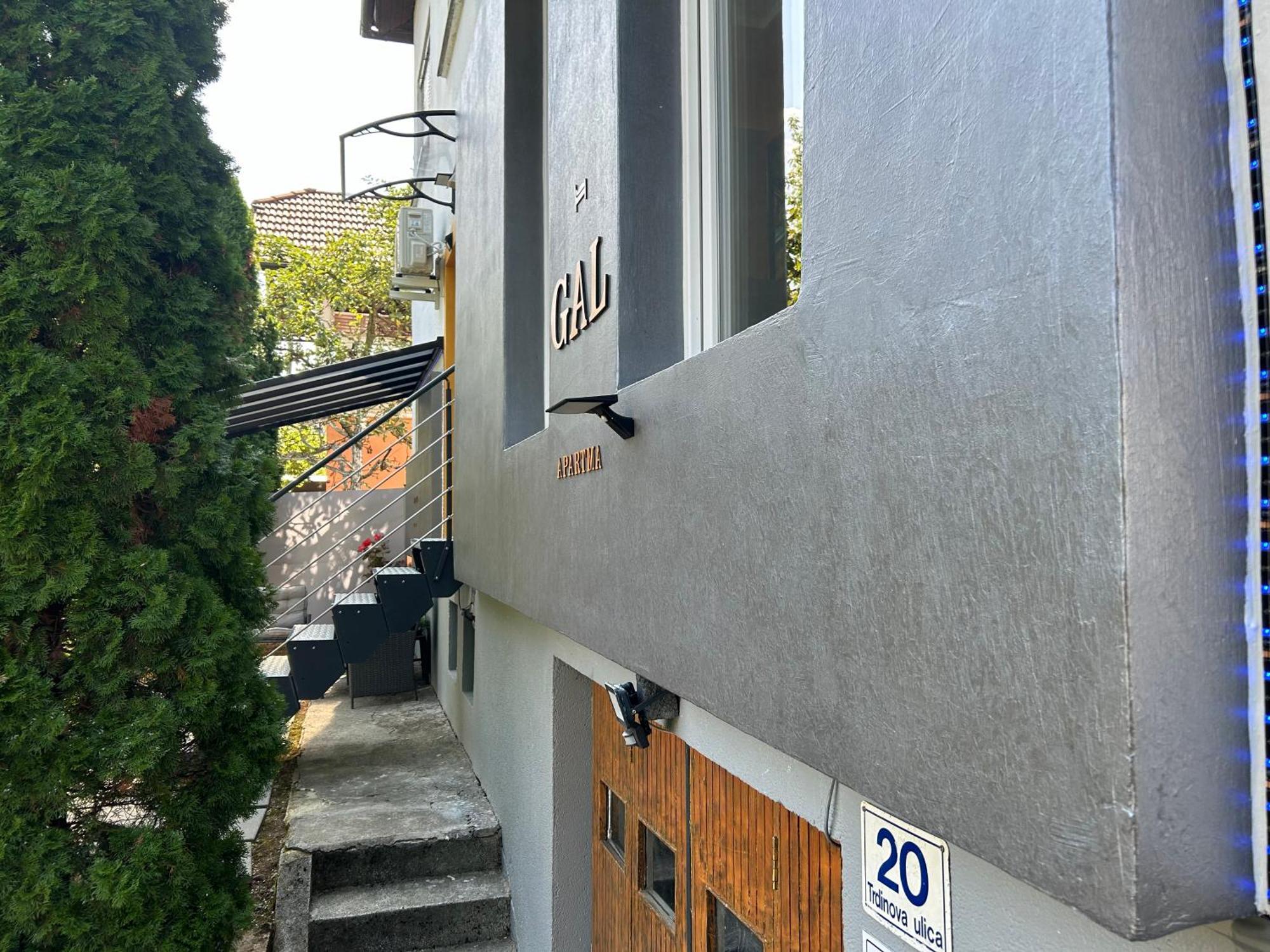 נובו מסטו Apartment Gal מראה חיצוני תמונה